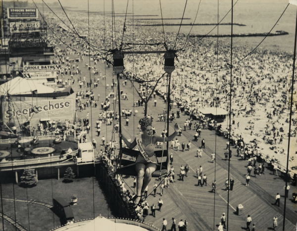 Unknown artist: Modern Venus of 1947, Coney Island