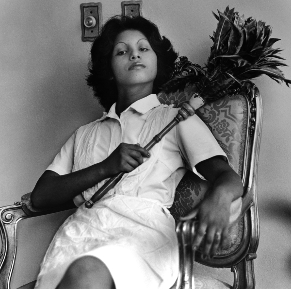 Sandra Eleta: Edita (la del plumero)