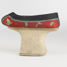<p>Chinese. Manchu Woman’s Shoe, Qing Dynasty, 19th century. Cotton, embroidered satin-weave silk. Brooklyn Museum, Brooklyn Museum Collection, 34.1060a, b. Photo: Sarah DeSantis, Brooklyn Museum</p>