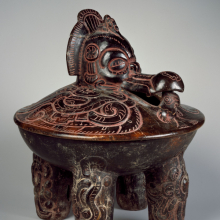 Maya artist: Tetrapod Bowl with Lid