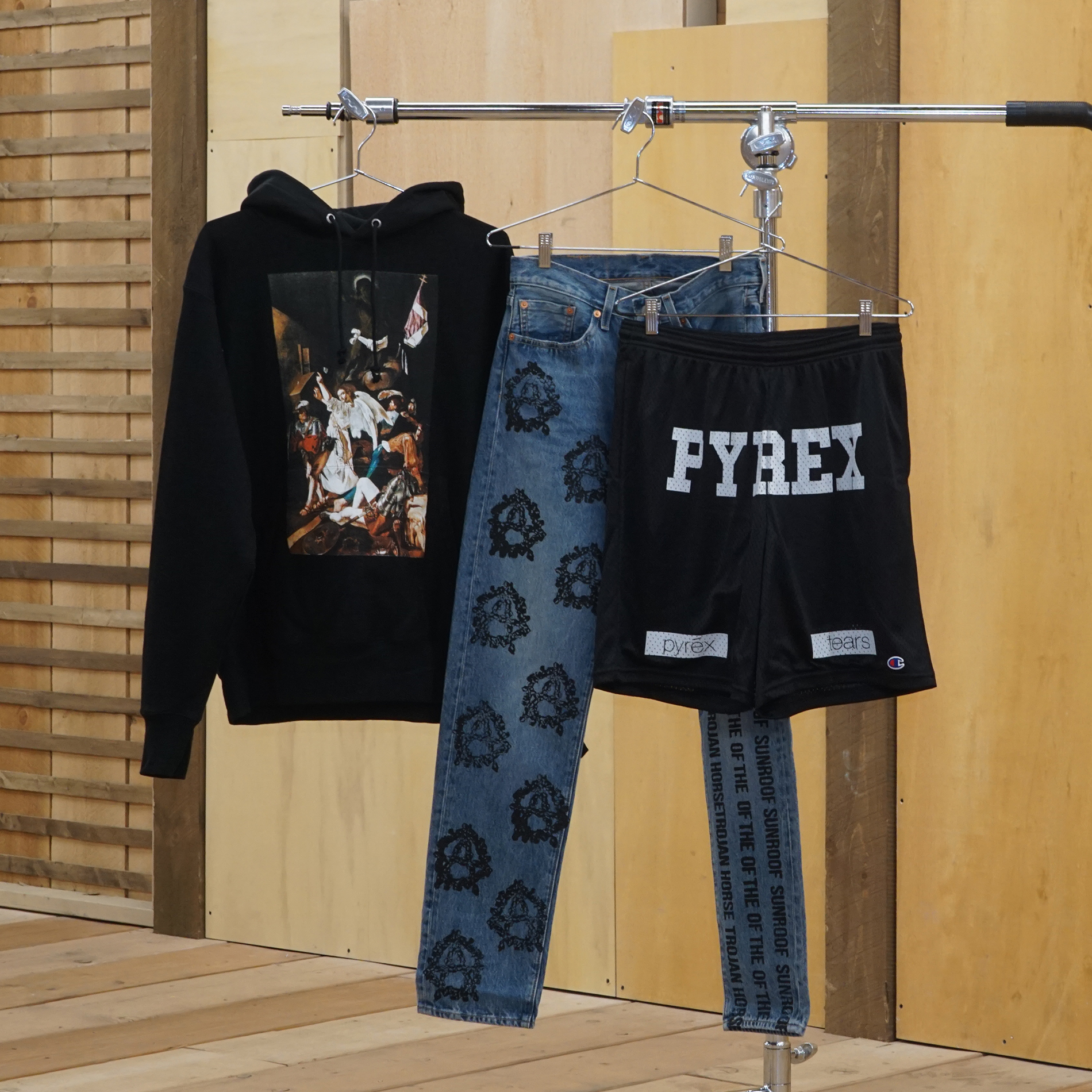 Denim Tears Previews Pyrex Vision Collab In Connection With Virgil Abloh's  Brooklyn Museum Exhibit