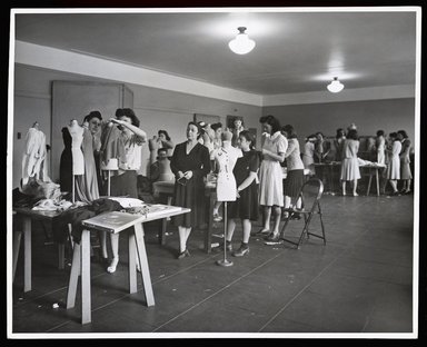 <em>"Madame Lyolene's fashion design class, Design Laboratory, summer 1941."</em>, 1941. Bw photographic print. Brooklyn Museum. (CTX_DES_Visual_Mat_Mme_Lyolene_class_001_SL1.jpg