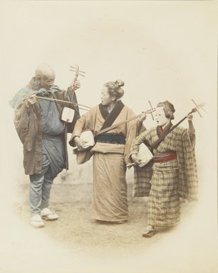 <em>"Street musicians"</em>. Bw photographic print, hand tinted. Brooklyn Museum. (Photo: Brooklyn Museum, DS821_P56_no13_PS4.jpg