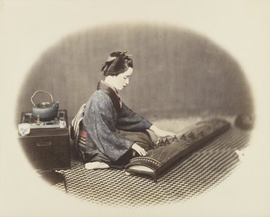 <em>"Girl playing the koto"</em>. Bw photographic print, hand tinted. Brooklyn Museum. (Photo: Brooklyn Museum, DS821_P56_no24_PS4.jpg