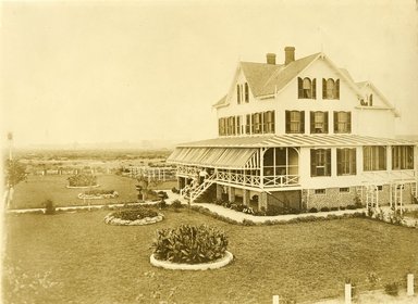 <em>"Beach Haven: the great seashore opportunity. Views of Beach Haven. View 03: house(s)."</em>, 1900-1914. Bw photograph (original print), 9 x 7in (23 x 18cm). Brooklyn Museum, Beachhaven. (F142_O2_B35_Beachhaven_001.jpg