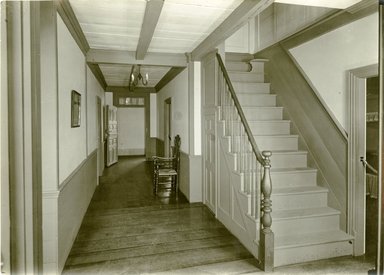 <em>"Hallway of Schenck House at Canarsie Park, L.I., built before 1775 & remodeled about 1800 (from note on verso)."</em>. Bw photographic print, 5 x 7 in (13 x 16 cm). Brooklyn Museum, CHART_2013. (Photo: Courtesy of the City of New York, NA735_B8_B79n_Schenck_House_hallway_16a.jpg