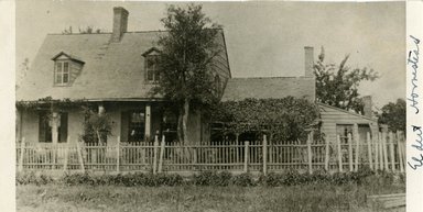 <em>"L. Eldert homestead."</em>. Bw photographic print, 5 x 7 in (13 x 16 cm). Brooklyn Museum, CHART_2013. (NA735_B8_V26_Eldert_homestead.jpg