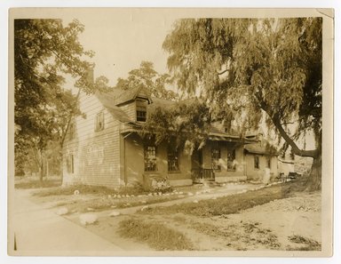 <em>"Van Brunt Robarts House previous to renovation."</em>. Printed material. Brooklyn Museum, CHART_2013. (NA735_B8_V26_Van_Brunt_Robarts_House.jpg