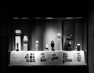 <em>"Brooklyn Museum building: interior. View: Egyptian, Classical and Ancient Middle Eastern Art: Ancient Middle Eastern Gallery: case installation [07], 6/1979. Floor: 3."</em>, 1979. Bw negative 4x5in. Brooklyn Museum, CHART_2013. (Photo: Brooklyn Museum, PHO_INT_VIEW_ECA_Ancient_Middle_Eastern_Gallery_case_installation_07_001_neg_bw.jpg