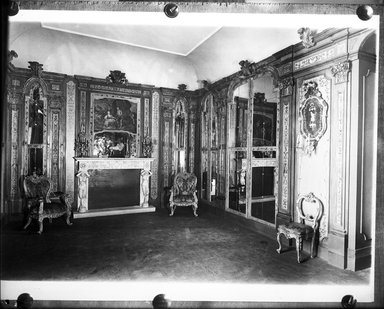 <em>"Brooklyn Museum building: interior. View: Painting and Sculpture: Venetian mirrored drawing room, c. 1927. Floor: 3, east wing."</em>, c.1927. Glass negative 8x10in, 8 x 10 in. Brooklyn Museum, CHART_2013. (Photo: Brooklyn Museum, PHO_INT_VIEW_PSC_Venetian_mirrored_drawing_room_001_glass_bw.jpg