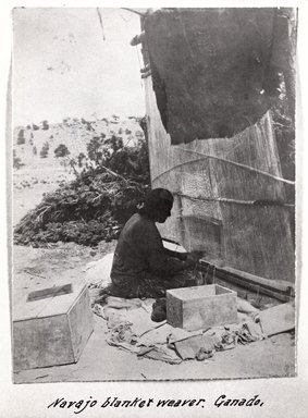 <em>"Navajo blanket weaver. Ganado."</em>. Bw photographic print. Brooklyn Museum, tipi. (S01_02.01.002_Navajo_blanket_weaver_1903_p077a_SL1.jpg