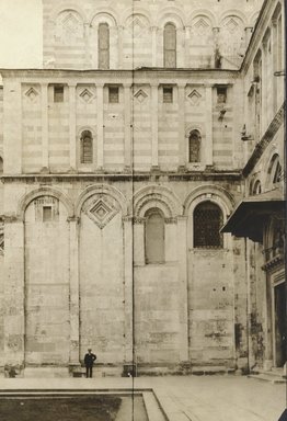 <em>"Cathedral, Pisa, Italy, 1910"</em>, 1910. Bw photographic print. Brooklyn Museum, Goodyear. (Photo: Brooklyn Museum, S03i0033v01.jpg