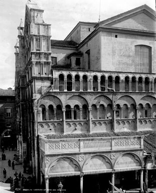 <em>"Cathedral, Ferrara, Italy, 1895"</em>, 1895. Glass negative 8x10in, 8 x 10 in. Brooklyn Museum, Goodyear. (Photo: Brooklyn Museum, S03i0123n01a.jpg