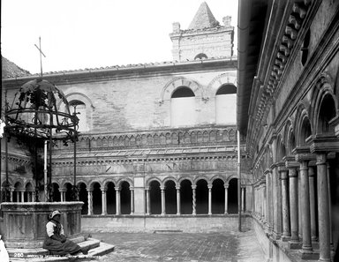 <em>"Cloister of Sassovivo, Foligno, Italy, 1895"</em>, 1895. Glass negative 8x10in, 8 x 10 in. Brooklyn Museum, Goodyear. (Photo: Brooklyn Museum, S03i0142n01.jpg