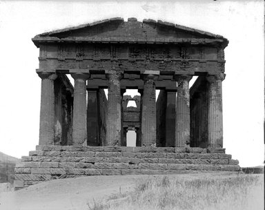 <em>"Temple of Concord, Girgenti, Italy, 1895"</em>, 1895. Glass negative 8x10in, 8 x 10 in. Brooklyn Museum, Goodyear. (Photo: Brooklyn Museum, S03i0147n01a.jpg