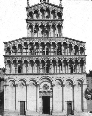 <em>"S. Michele, Lucca, Italy, 1895"</em>, 1895. Lantern slide 3.25x4in, 3.25 x 4 in. Brooklyn Museum, Goodyear. (Photo: Brooklyn Museum, S03i0177l01.jpg