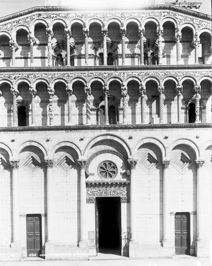 <em>"S. Michele, Lucca, Italy, 1895"</em>, 1895. Glass negative 8x10in, 8 x 10 in. Brooklyn Museum, Goodyear. (Photo: Brooklyn Museum, S03i0178n01.jpg