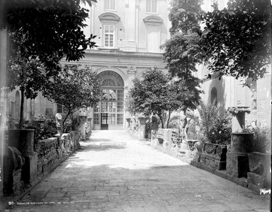 <em>"Naples Museum, Naples, Italy, 1895"</em>, 1895. Glass negative 8x10in, 8 x 10 in. Brooklyn Museum, Goodyear. (Photo: Brooklyn Museum, S03i0189n01a.jpg