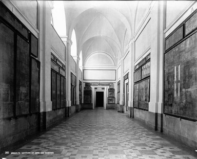 <em>"Naples Museum, Naples, Italy, 1895"</em>, 1895. Glass negative 8x10in, 8 x 10 in. Brooklyn Museum, Goodyear. (Photo: Brooklyn Museum, S03i0190n01a.jpg