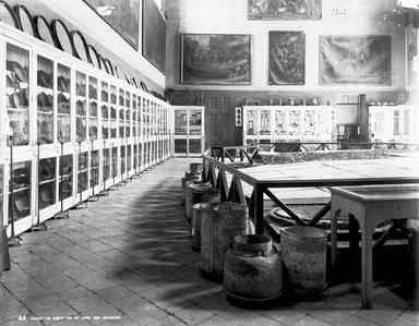 <em>"Naples Museum, Naples, Italy, 1895"</em>, 1895. Glass negative 8x10in, 8 x 10 in. Brooklyn Museum, Goodyear. (Photo: Brooklyn Museum, S03i0198n01.jpg