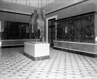 <em>"Naples Museum, Naples, Italy, 1895"</em>, 1895. Glass negative 8x10in, 8 x 10 in. Brooklyn Museum, Goodyear. (Photo: Brooklyn Museum, S03i0199n01a.jpg