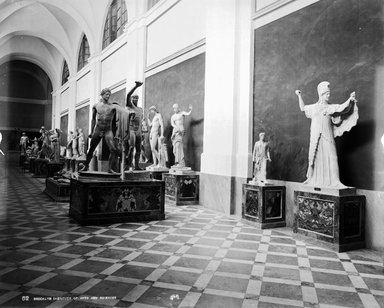 <em>"Naples Museum, Naples, Italy, 1895"</em>, 1895. Glass negative 8x10in, 8 x 10 in. Brooklyn Museum, Goodyear. (Photo: Brooklyn Museum, S03i0205n01a.jpg