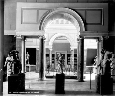 <em>"Naples Museum, Naples, Italy, 1895"</em>, 1895. Glass negative 8x10in, 8 x 10 in. Brooklyn Museum, Goodyear. (Photo: Brooklyn Museum, S03i0207n01a.jpg