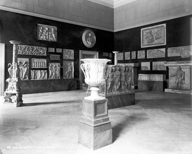 <em>"Naples Museum, Naples, Italy, 1895"</em>, 1895. Glass negative 8x10in, 8 x 10 in. Brooklyn Museum, Goodyear. (Photo: Brooklyn Museum, S03i0213n01a.jpg