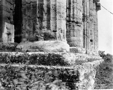 <em>"Neptune Temple, Paestum, Italy, 1895"</em>, 1895. Glass negative 8x10in, 8 x 10 in. Brooklyn Museum, Goodyear. (Photo: Brooklyn Museum, S03i0263n01a.jpg