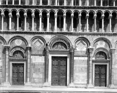 <em>"Cathedral, Pisa, Italy, 1895"</em>, 1895. Glass negative 8x10in, 8 x 10 in. Brooklyn Museum, Goodyear. (Photo: Brooklyn Museum, S03i0296n01a.jpg