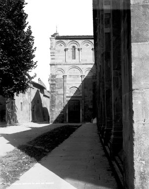 <em>"S. Paolo Ripa d'Arno, Pisa, Italy, 1895"</em>, 1895. Glass negative 8x10in, 8 x 10 in. Brooklyn Museum, Goodyear. (Photo: Brooklyn Museum, S03i0370n01.jpg