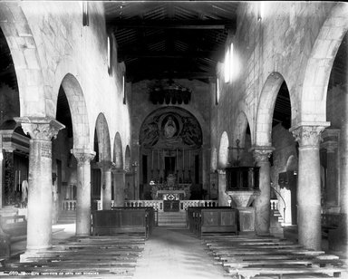 <em>"Pieva Nuova, Santa Maria del Giudice, Italy, 1895"</em>, 1895. Glass negative 8x10in, 8 x 10 in. Brooklyn Museum, Goodyear. (Photo: Brooklyn Museum, S03i0488n01.jpg