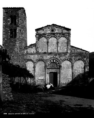 <em>"Pieve Vecchia, Santa Maria del Giudice, Italy, 1895"</em>, 1895. Glass negative 8x10in, 8 x 10 in. Brooklyn Museum, Goodyear. (Photo: Brooklyn Museum, S03i0493n01.jpg