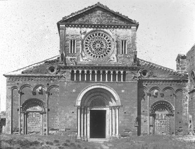 <em>"S. Pietro, Toscanella, Italy, 1895"</em>, 1895. Lantern slide 3.25x4in, 3.25 x 4 in. Brooklyn Museum, Goodyear. (Photo: Brooklyn Museum, S03i0538l01.jpg