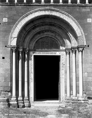 <em>"S. Pietro, Toscanella, Italy, 1895"</em>, 1895. Glass negative 8x10in, 8 x 10 in. Brooklyn Museum, Goodyear. (Photo: Brooklyn Museum, S03i0539n01.jpg