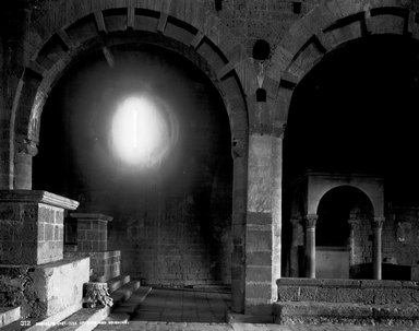 <em>"S. Pietro, Toscanella, Italy, 1895"</em>, 1895. Glass negative 8x10in, 8 x 10 in. Brooklyn Museum, Goodyear. (Photo: Brooklyn Museum, S03i0553n01.jpg