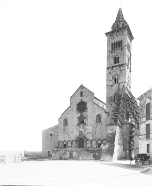 <em>"Cathedral, Trani, Italy, 1895"</em>, 1895. Glass negative 8x10in, 8 x 10 in. Brooklyn Museum, Goodyear. (Photo: Brooklyn Museum, S03i0558n01.jpg