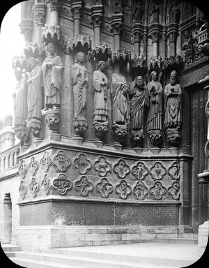 <em>"Cathedral, Amiens, France, 1903"</em>, 1903. Lantern slide 3.25x4in, 3.25 x 4 in. Brooklyn Museum, Goodyear. (Photo: Brooklyn Museum, S03i0718l01.jpg