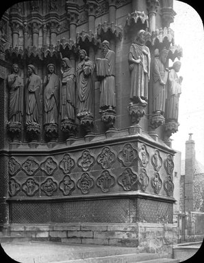 <em>"Cathedral, Amiens, France, 1903"</em>, 1903. Lantern slide 3.25x4in, 3.25 x 4 in. Brooklyn Museum, Goodyear. (Photo: Brooklyn Museum, S03i0721l01.jpg