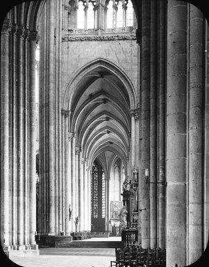 <em>"Cathedral, Amiens, France, 1903"</em>, 1903. Lantern slide 3.25x4in, 3.25 x 4 in. Brooklyn Museum, Goodyear. (Photo: Brooklyn Museum, S03i0756l01.jpg