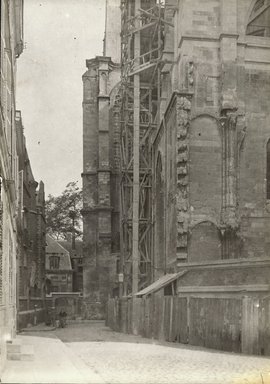 <em>"Church of St. Quentin, St. Quentin, France, 1903"</em>, 1903. Bw photographic print 5x7in, 5 x 7 in. Brooklyn Museum, Goodyear. (Photo: Brooklyn Museum, S03i0938v01.jpg