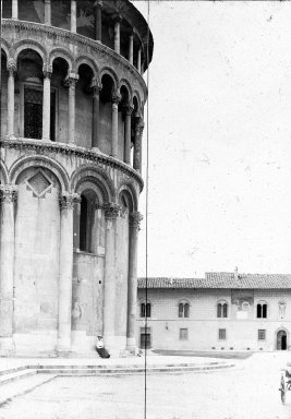 <em>"Cathedral, Pisa, Italy, 1910"</em>, 1910. Lantern slide 3.25x4in, 3.25 x 4 in. Brooklyn Museum, Goodyear. (Photo: Brooklyn Museum, S03i1091l01.jpg