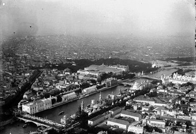 <em>"Paris Exposition: aerial view, Paris, France, 1900"</em>, 1900. Glass negative 5x7in, 5 x 7 in. Brooklyn Museum, Goodyear. (Photo: Brooklyn Museum, S03i1309n01a.jpg