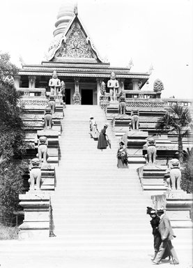 <em>"Paris Exposition: Cambodian Pavilion, Paris, France, 1900"</em>, 1900. Glass negative 5x7in, 5 x 7 in. Brooklyn Museum, Goodyear. (Photo: Brooklyn Museum, S03i1325n01a.jpg