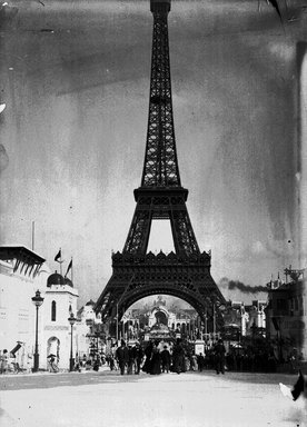 <em>"Paris Exposition: Eiffel Tower, Paris, France, 1900"</em>, 1900. Glass negative 5x7in, 5 x 7 in. Brooklyn Museum, Goodyear. (Photo: Brooklyn Museum, S03i1343n01a.jpg