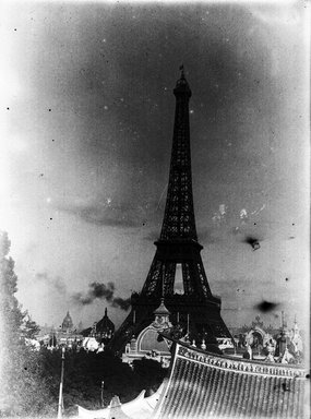 <em>"Paris Exposition: Eiffel Tower, Paris, France, 1900"</em>, 1900. Glass negative 5x7in, 5 x 7 in. Brooklyn Museum, Goodyear. (Photo: Brooklyn Museum, S03i1345n01a.jpg