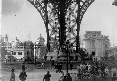 <em>"Paris Exposition: Eiffel Tower, Paris, France, 1900"</em>, 1900. Glass negative 5x7in, 5 x 7 in. Brooklyn Museum, Goodyear. (Photo: Brooklyn Museum, S03i1348n01a.jpg