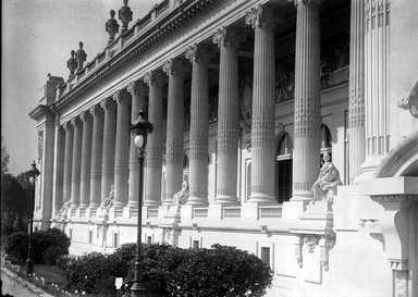 <em>"Paris Exposition: Grand Palais, Paris, France, 1900"</em>, 1900. Glass negative 5x7in, 5 x 7 in. Brooklyn Museum, Goodyear. (Photo: Brooklyn Museum, S03i1353n01a.jpg
