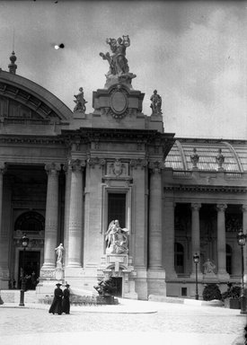 <em>"Paris Exposition: Grand Palais, Paris, France, 1900"</em>, 1900. Glass negative 5x7in, 5 x 7 in. Brooklyn Museum, Goodyear. (Photo: Brooklyn Museum, S03i1364n01a.jpg