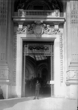 <em>"Paris Exposition: Grand Palais, Paris, France, 1900"</em>, 1900. Glass negative 5x7in, 5 x 7 in. Brooklyn Museum, Goodyear. (Photo: Brooklyn Museum, S03i1370n01a.jpg